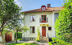 Nice home in Göteborg with WiFi and 3 Bedrooms in Göteborg